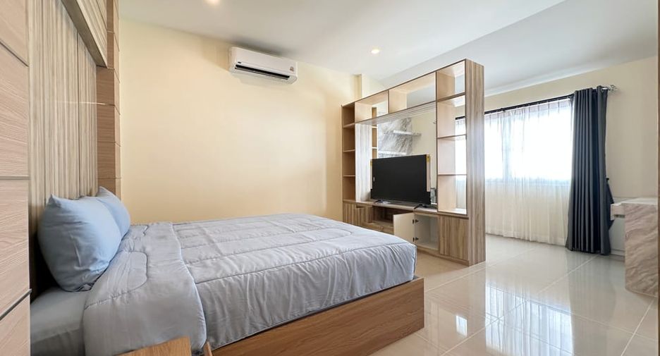 For rent 3 bedrooms villa in Bang Lamung, Chonburi
