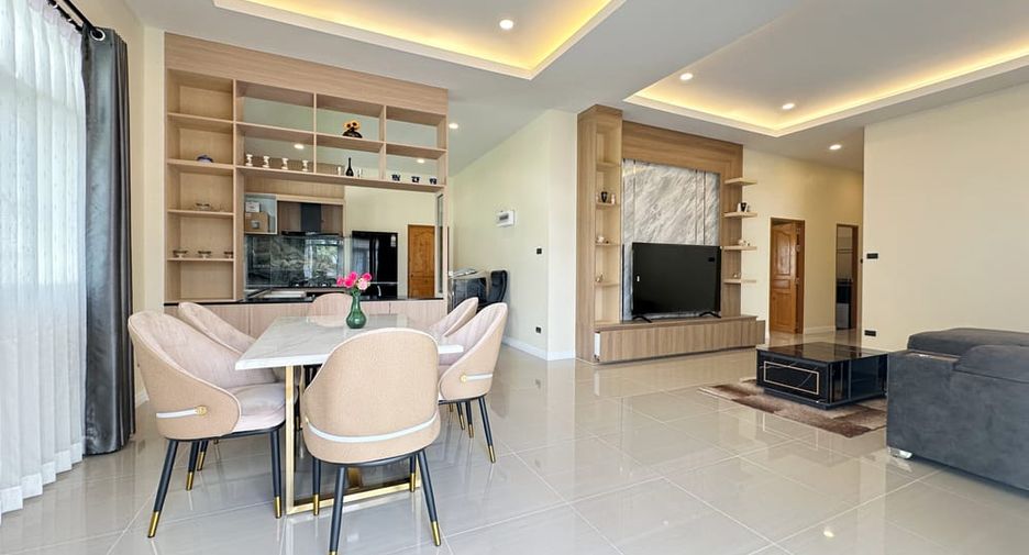For rent 3 bedrooms villa in Bang Lamung, Chonburi