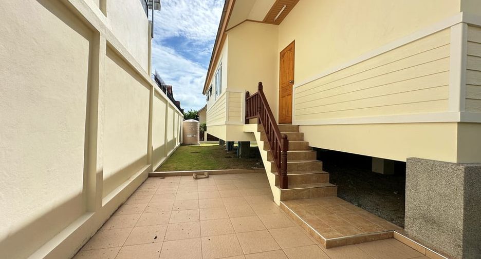 For rent 3 bedrooms villa in Bang Lamung, Chonburi