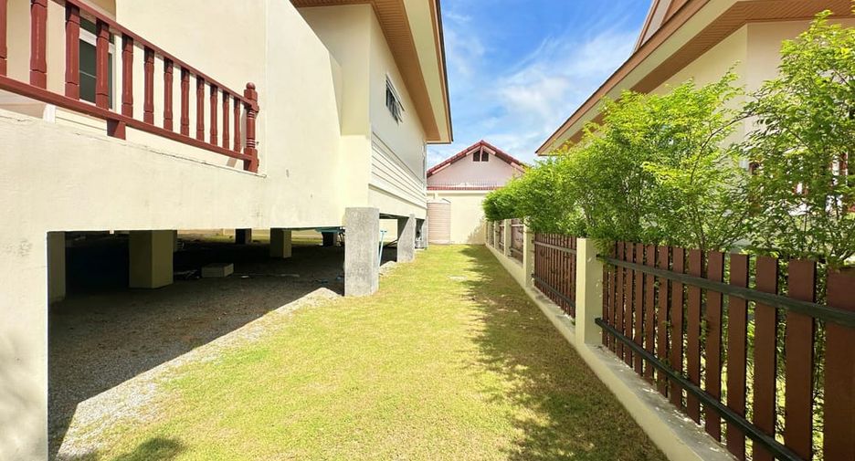 For rent 3 bedrooms villa in Bang Lamung, Chonburi