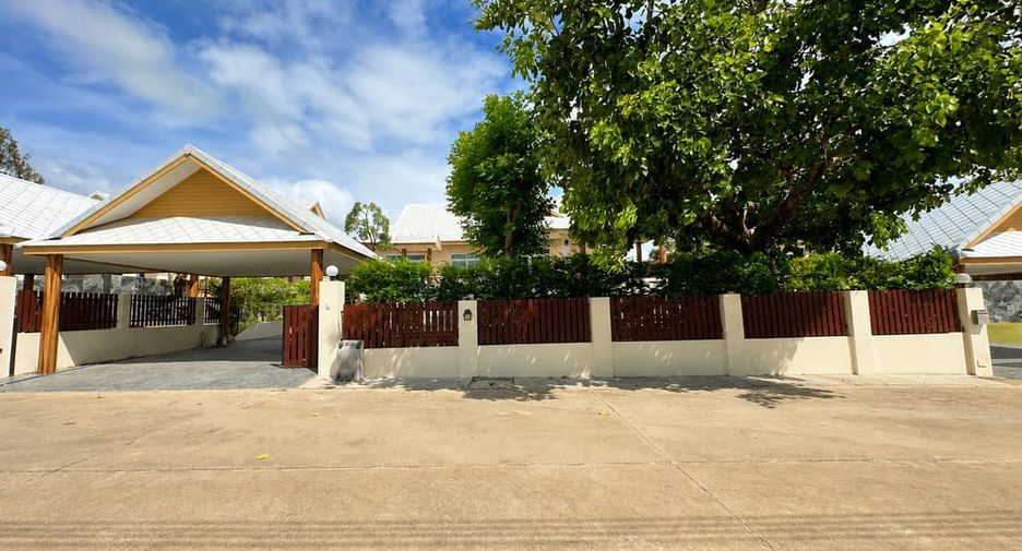 For rent 3 bedrooms villa in Bang Lamung, Chonburi