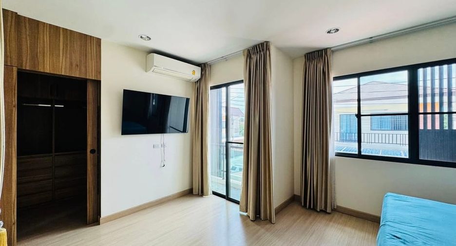 For sale 4 bedrooms villa in Bang Lamung, Chonburi