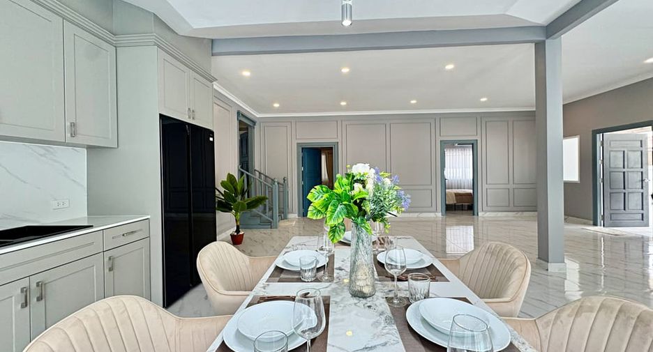 Villa zum Kauf mit 4 Zimmer in Bang Lamung, Chonburi