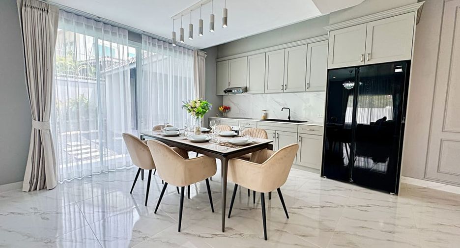 Villa zum Kauf mit 4 Zimmer in Bang Lamung, Chonburi