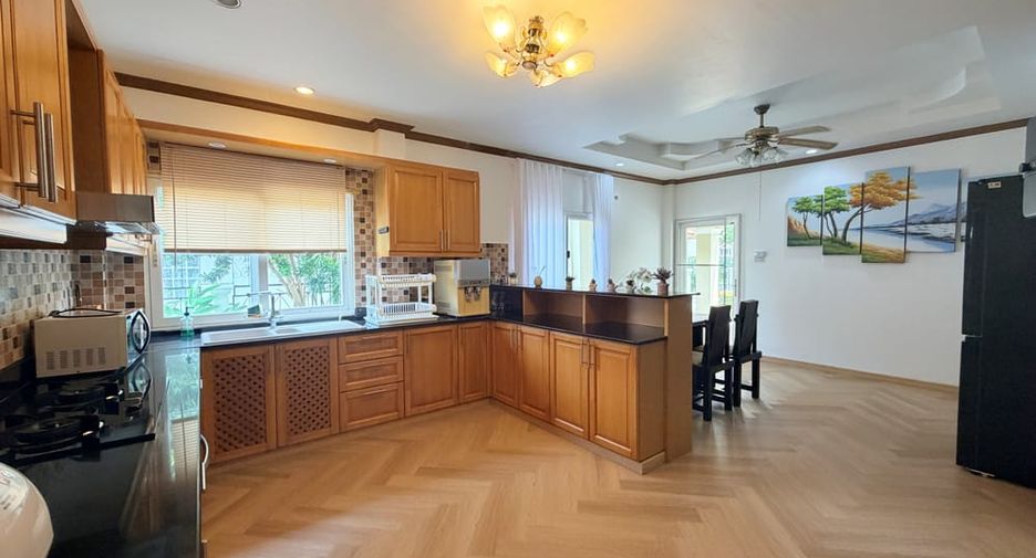 Аренда и продажа 3 спальни вилла в Банг Ламунг, Чонбури