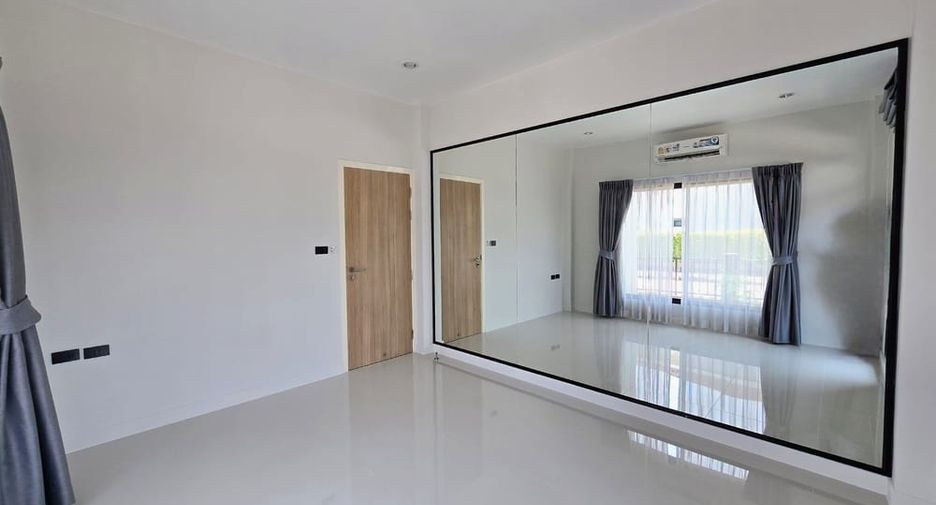 For sale 4 ベッドルーム house in Bang Lamung, Chonburi