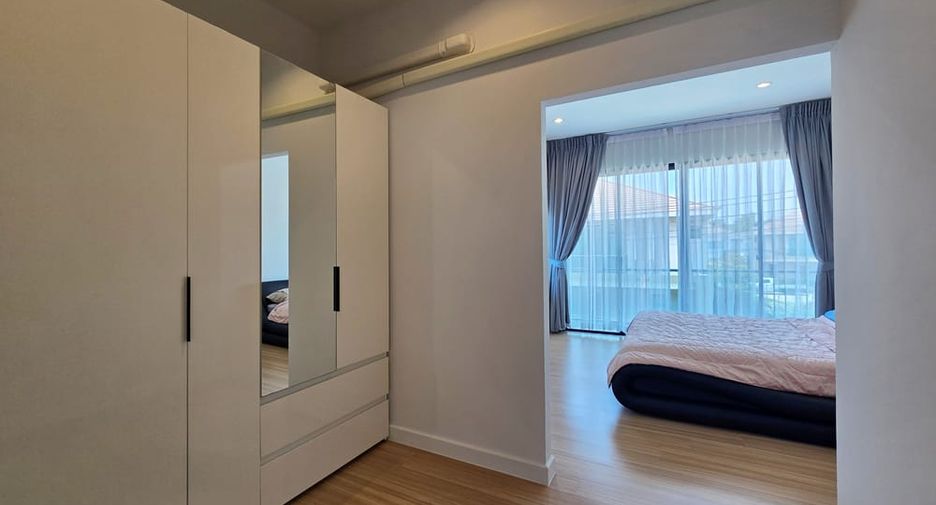For sale 4 ベッドルーム house in Bang Lamung, Chonburi