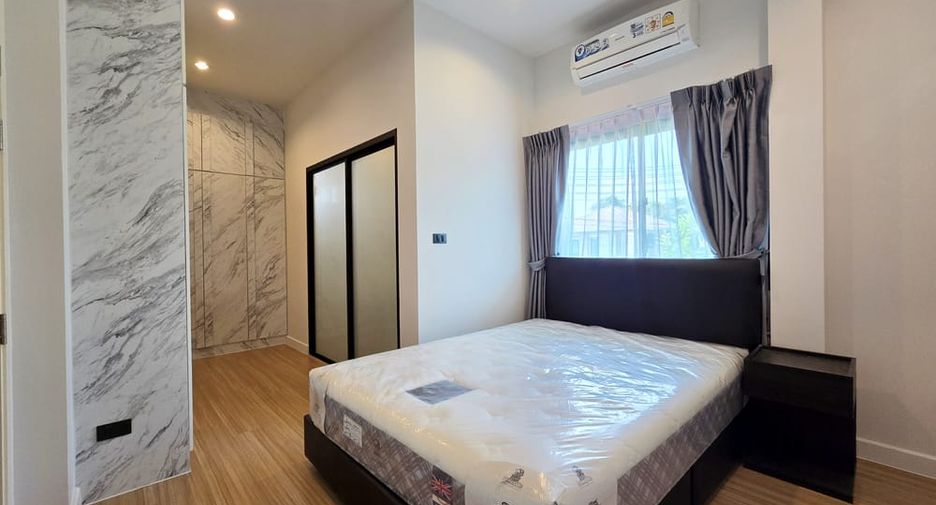 For sale 4 ベッドルーム house in Bang Lamung, Chonburi