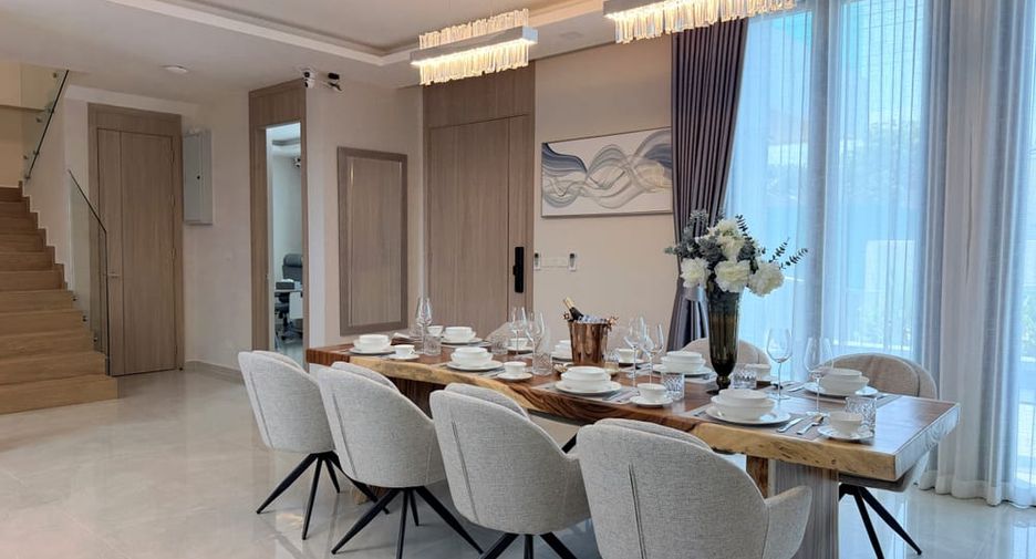 Villa zum Kauf mit 5 Zimmer in Bang Lamung, Chonburi