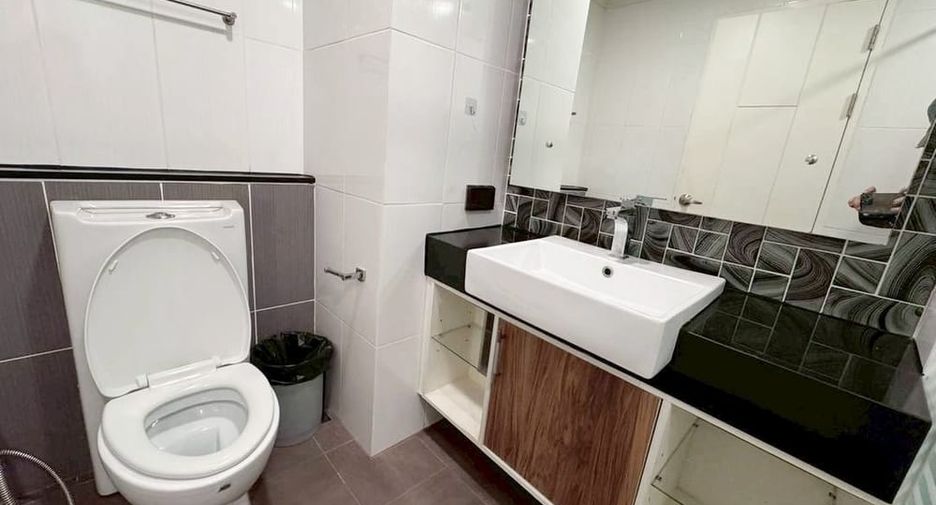 Продажа 2 спальни кондо в Йомтиен, Паттайя
