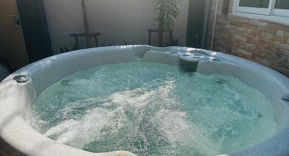 Villa zur Miete mit 6 Zimmer in Bang Lamung, Chonburi
