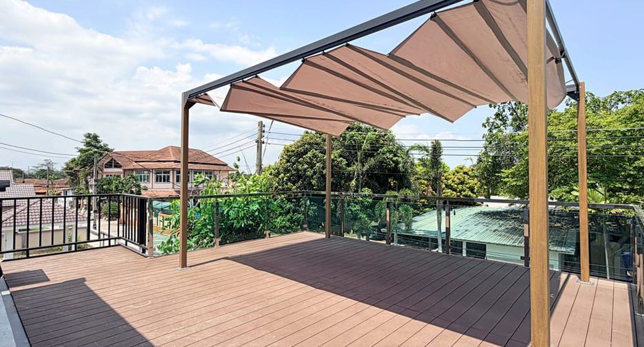 Villa en alquiler y en venta de 6 habitaciones en Bang Lamung, Chonburi