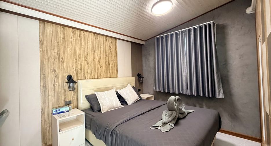 Villa en alquiler y en venta de 6 habitaciones en Bang Lamung, Chonburi
