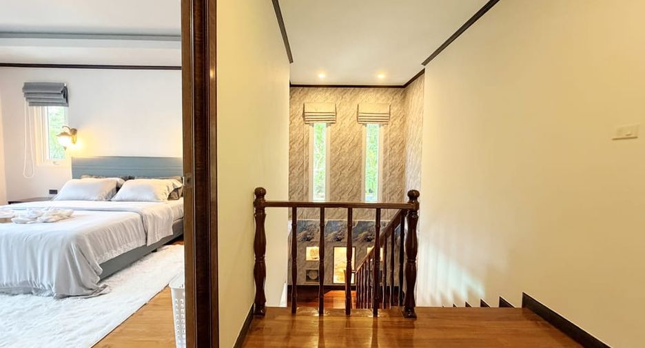 Villa en alquiler y en venta de 6 habitaciones en Bang Lamung, Chonburi