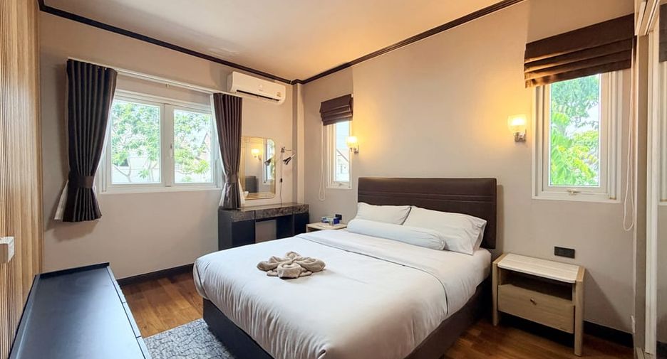 Villa en alquiler y en venta de 6 habitaciones en Bang Lamung, Chonburi