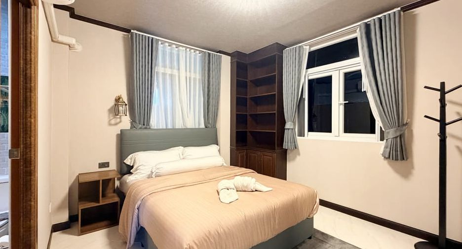 Villa en alquiler y en venta de 6 habitaciones en Bang Lamung, Chonburi