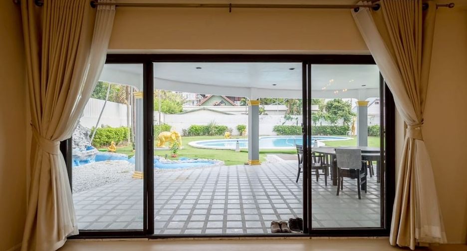 Villa zur Miete mit 5 Zimmer in Bang Lamung, Chonburi