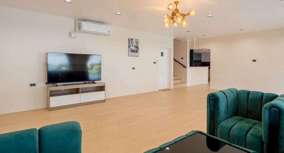 Villa zur Miete mit 5 Zimmer in Bang Lamung, Chonburi