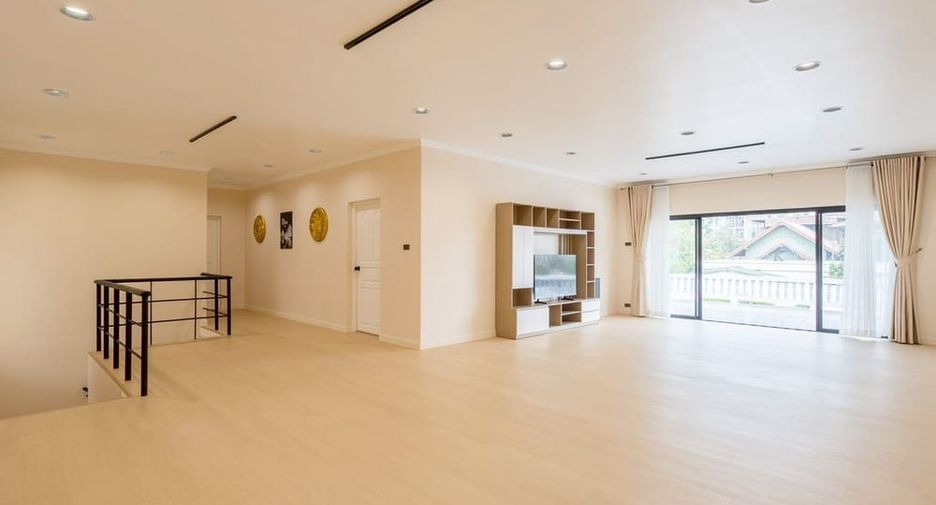 Villa zur Miete mit 5 Zimmer in Bang Lamung, Chonburi