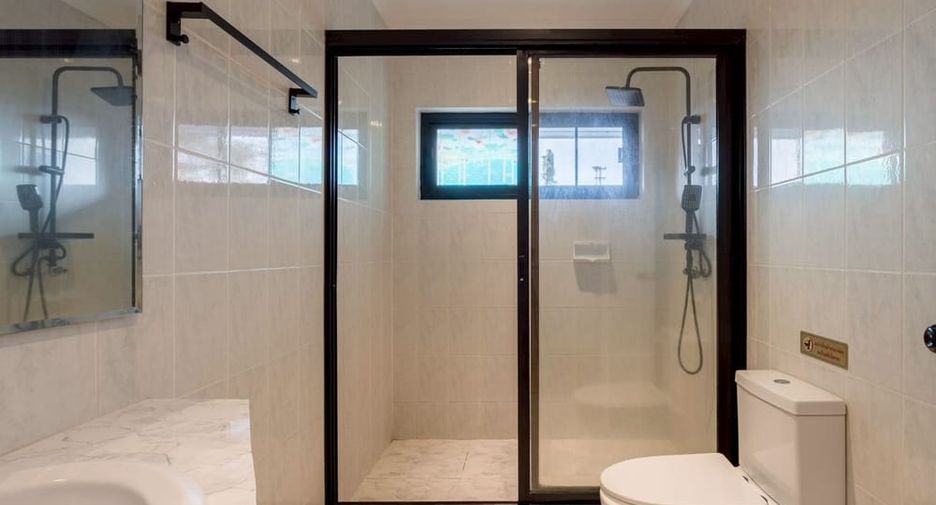 Villa zur Miete mit 5 Zimmer in Bang Lamung, Chonburi