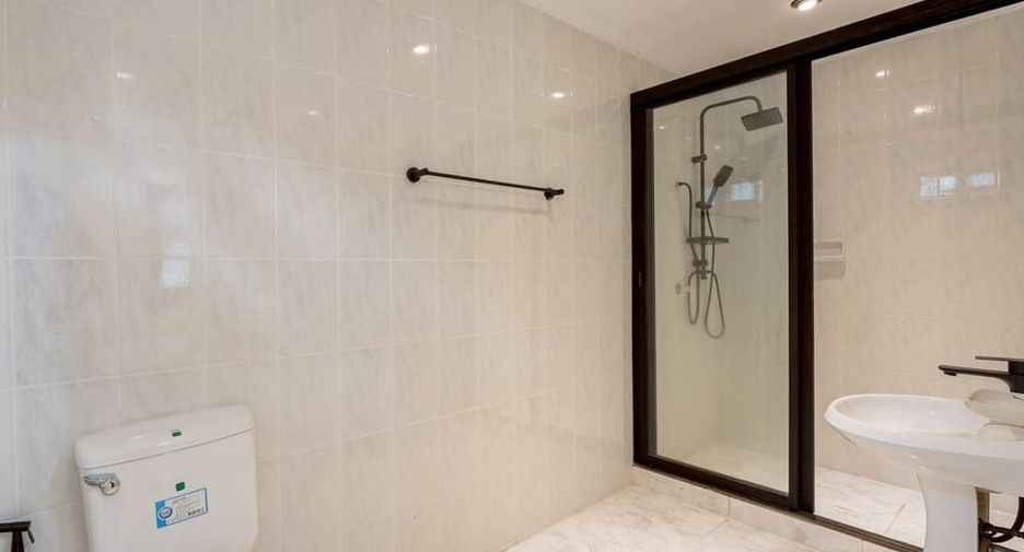 Villa zur Miete mit 5 Zimmer in Bang Lamung, Chonburi