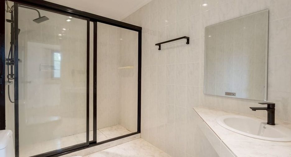 Villa zur Miete mit 5 Zimmer in Bang Lamung, Chonburi