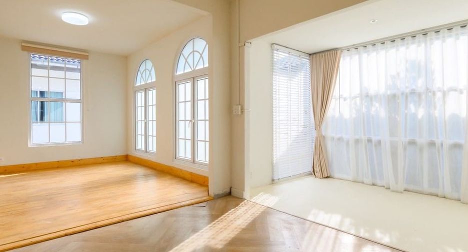 For sale 3 bedrooms house in Bang Lamung, Chonburi