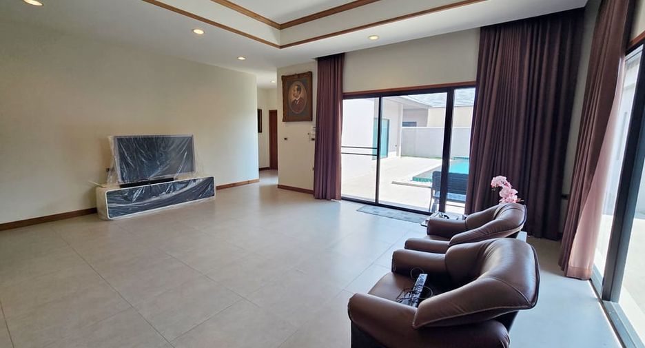 For sale 3 ベッドルーム villa in Huay Yai, Pattaya