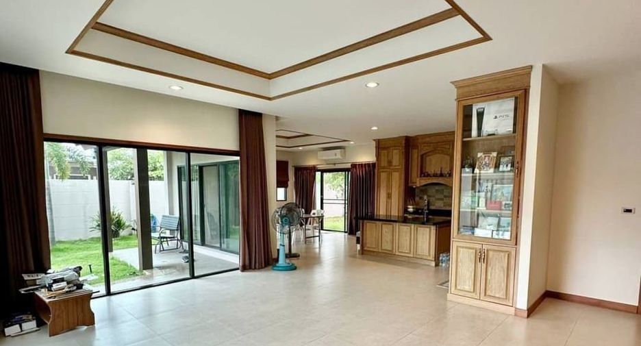 For sale 3 ベッドルーム villa in Huay Yai, Pattaya
