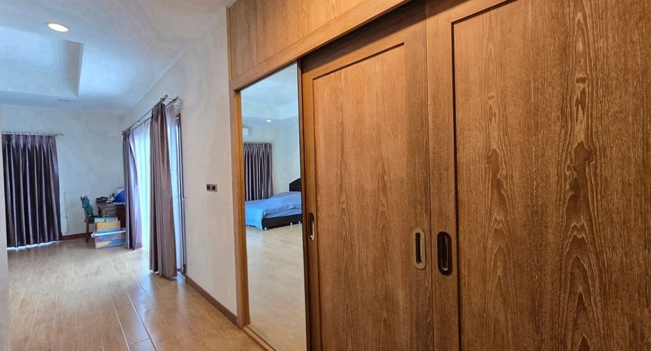 For sale 3 ベッドルーム villa in Huay Yai, Pattaya
