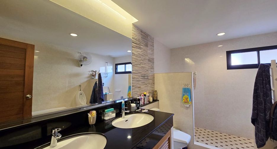For sale 3 ベッドルーム villa in Huay Yai, Pattaya