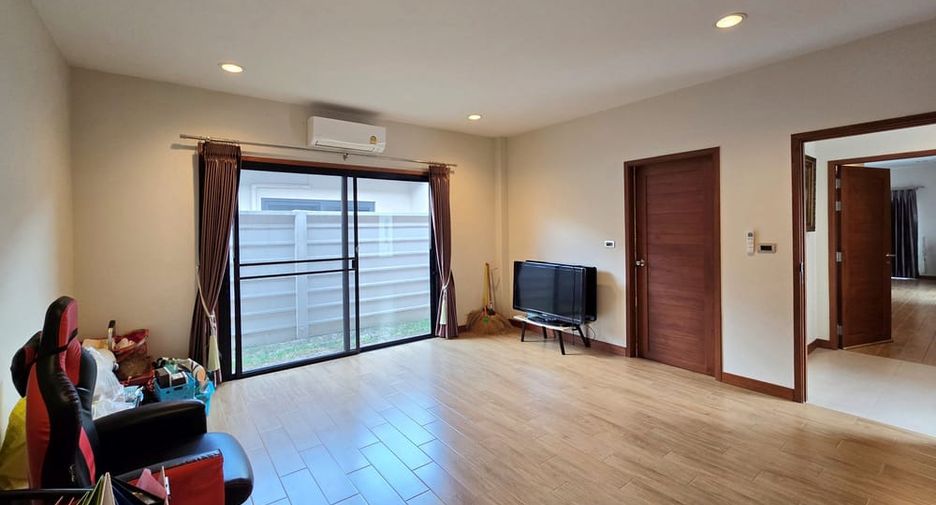 For sale 3 ベッドルーム villa in Huay Yai, Pattaya