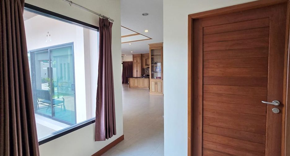 For sale 3 ベッドルーム villa in Huay Yai, Pattaya
