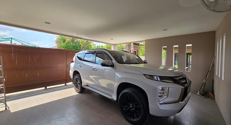 For sale 3 ベッドルーム villa in Huay Yai, Pattaya