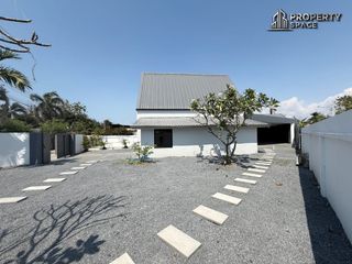 Villa zum Kauf mit 6 Zimmer in Bang Lamung, Chonburi