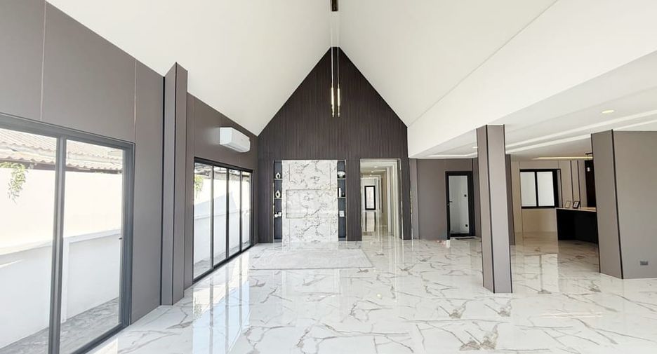 Villa zum Kauf mit 6 Zimmer in Bang Lamung, Chonburi