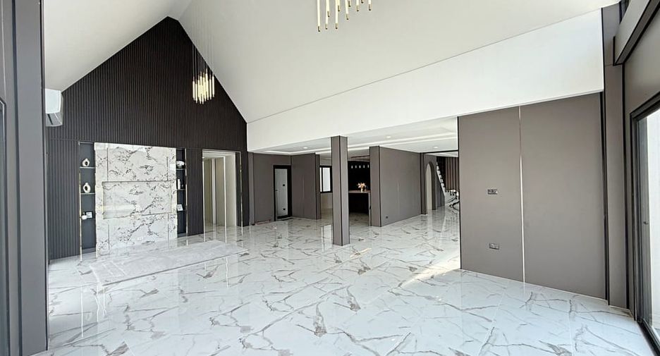 Villa zum Kauf mit 6 Zimmer in Bang Lamung, Chonburi