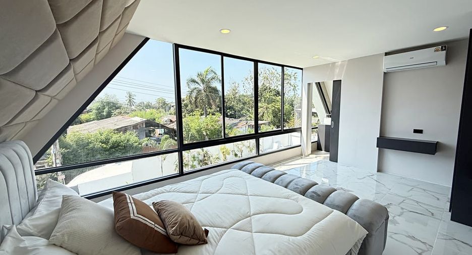Villa zum Kauf mit 6 Zimmer in Bang Lamung, Chonburi
