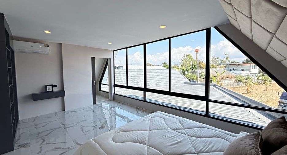 Villa zum Kauf mit 6 Zimmer in Bang Lamung, Chonburi
