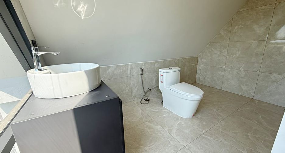 Villa zum Kauf mit 6 Zimmer in Bang Lamung, Chonburi