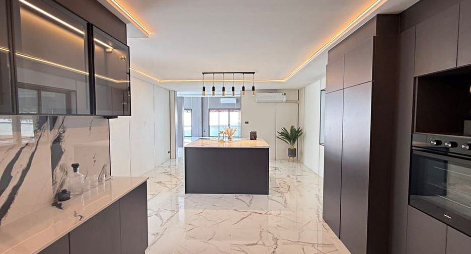 Villa zum Kauf mit 6 Zimmer in Bang Lamung, Chonburi
