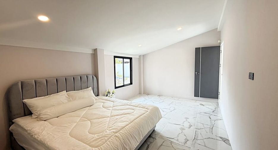 Villa zum Kauf mit 6 Zimmer in Bang Lamung, Chonburi