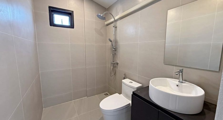 Villa zum Kauf mit 6 Zimmer in Bang Lamung, Chonburi