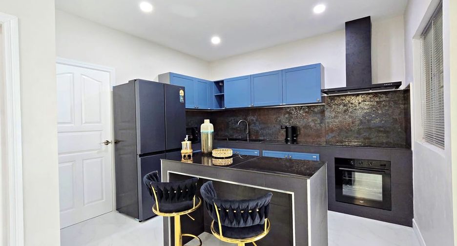 Haus zur Miete und zum Kauf mit 4 Zimmer in Bang Lamung, Chonburi