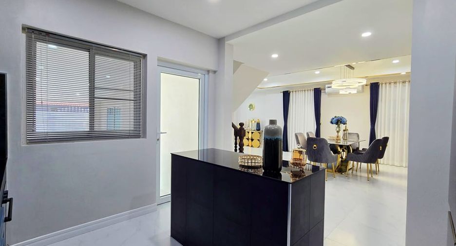 Haus zur Miete und zum Kauf mit 4 Zimmer in Bang Lamung, Chonburi