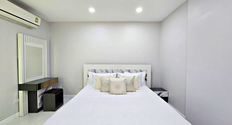 Haus zur Miete und zum Kauf mit 4 Zimmer in Bang Lamung, Chonburi