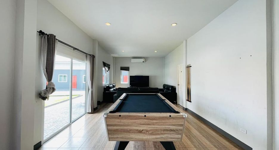 Villa zur Miete mit 12 Zimmer in Bang Lamung, Chonburi