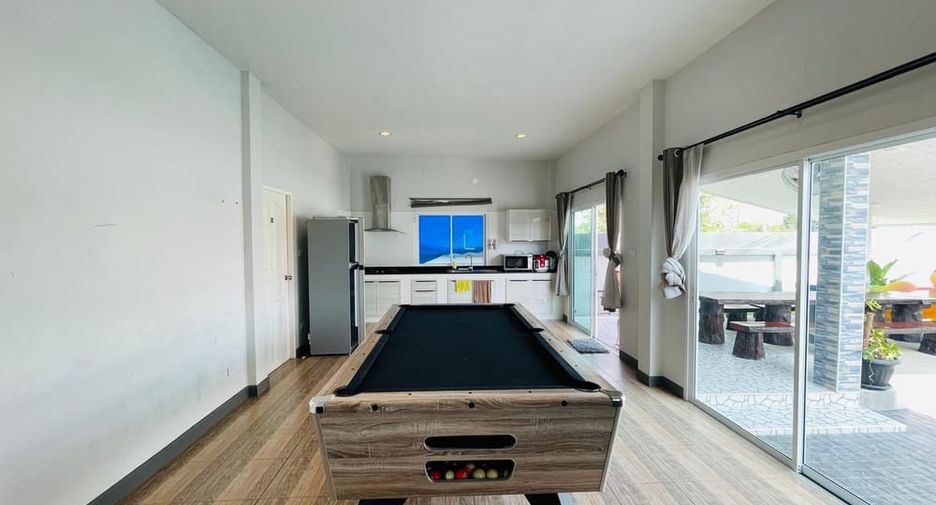 Villa zur Miete mit 12 Zimmer in Bang Lamung, Chonburi