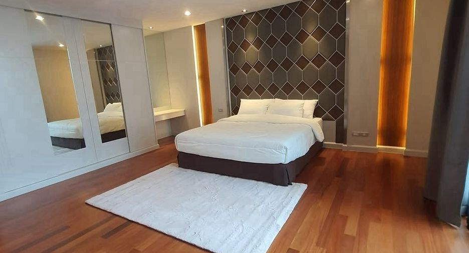Condo en alquiler de 3 habitaciones en Bang Kapi, Bangkok