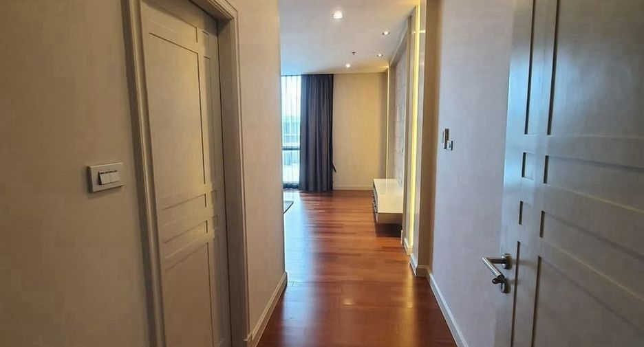 Condo en alquiler de 3 habitaciones en Bang Kapi, Bangkok